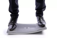 Lade das Bild in den Galerie-Viewer, Gymba - Gehen im Stehen