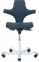 Lade das Bild in den Galerie-Viewer, HAG Capisco 8106 Drehstuhl mit Sattelsitz