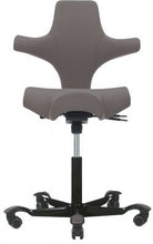Lade das Bild in den Galerie-Viewer, HAG Capisco 8106 Drehstuhl mit Sattelsitz