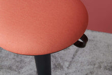 Lade das Bild in den Galerie-Viewer, Köhl IWO Steh- und Sitzhilfe
